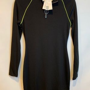 Black dress / Divided